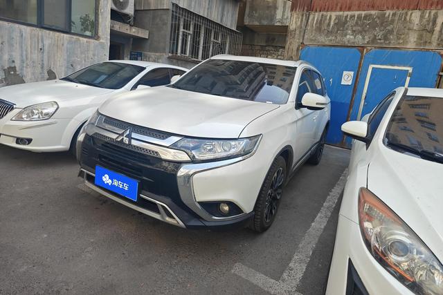 Mitsubishi Outlander 2020 года выпуска