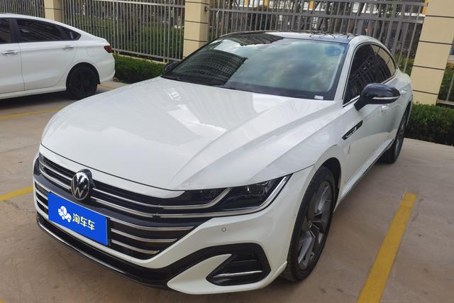 Volkswagen Passat CC 2023 года выпуска