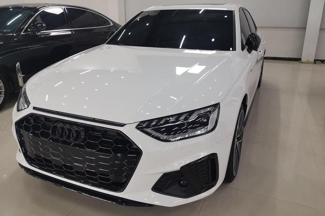 Audi A4 2024 года выпуска