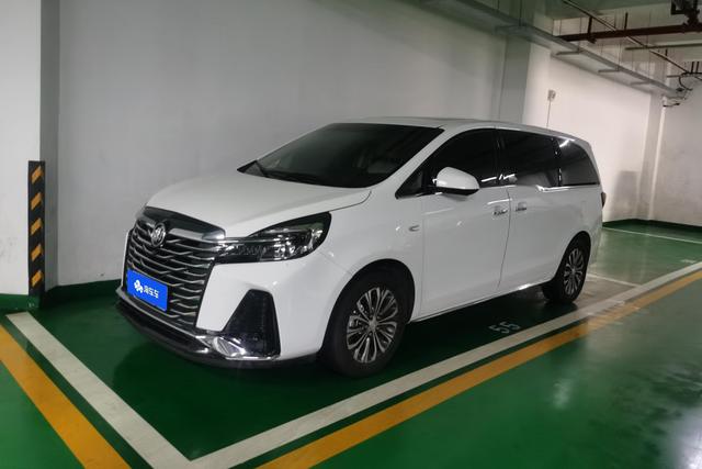 Buick GL8 2023 года выпуска