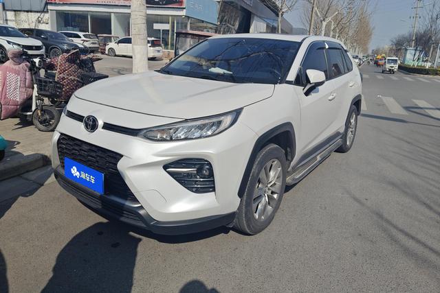Toyota RAV 4 2021 года выпуска