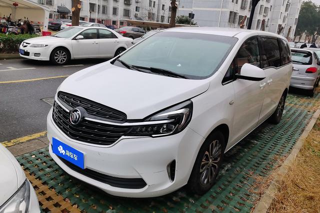 Buick GL8 2020 года выпуска