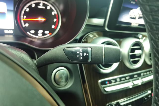 Mercedes Benz GLC 2019 — фото 15