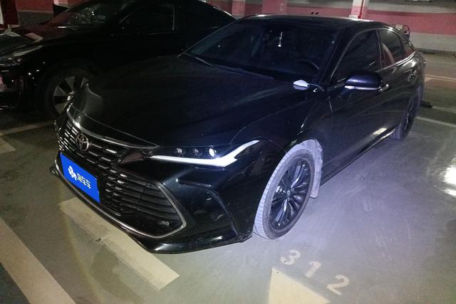 Toyota Avalon 2023 года выпуска