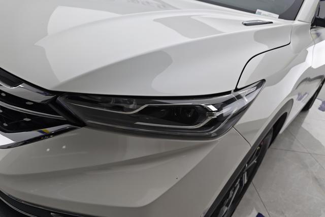 Dongfeng Fengshen Fengshen AX7 2020 — фото 5