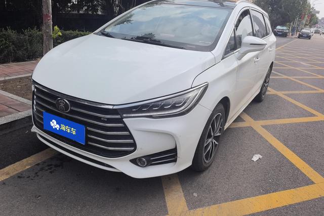 BYD Song Max 2018 года выпуска