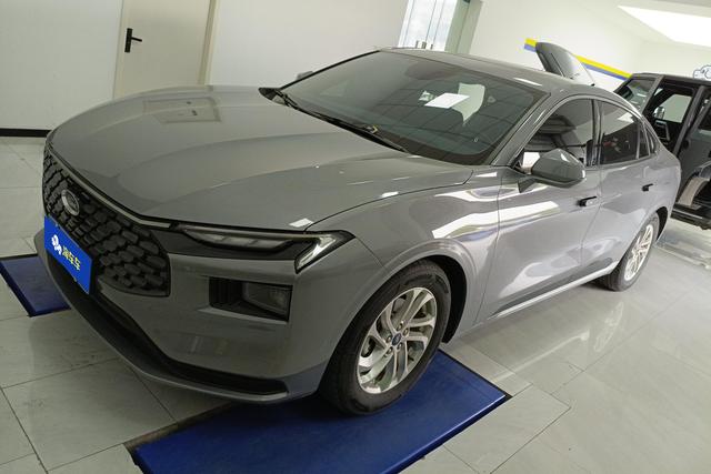 Ford Mondeo 2023 года выпуска