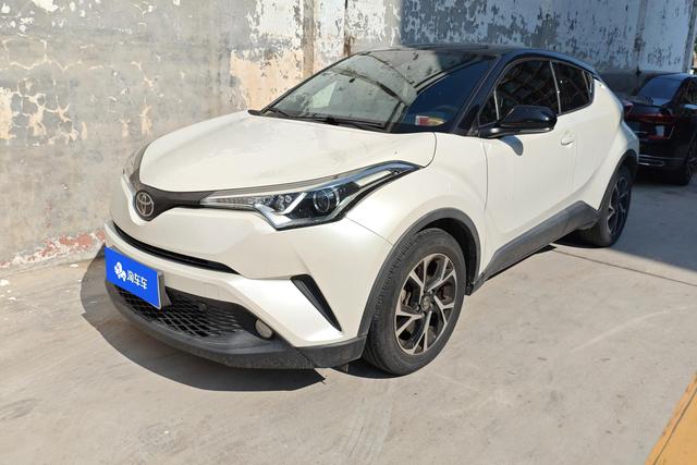 Toyota C-HR 2018 года выпуска