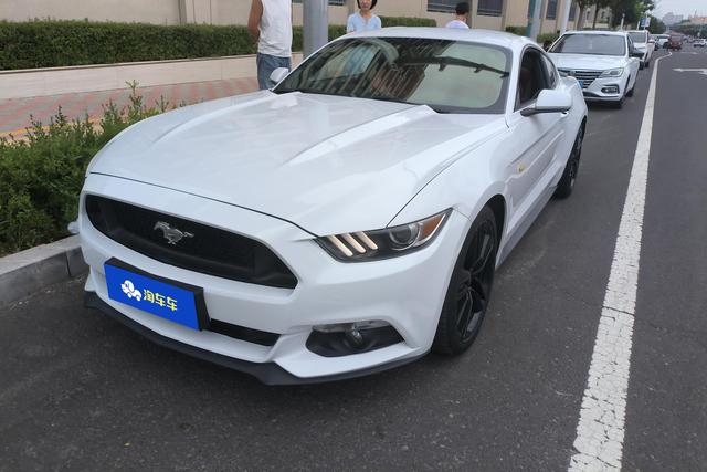 Ford Mustang 2016 года выпуска