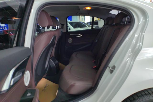 BMW 1 series id 3823585 из Китая 15