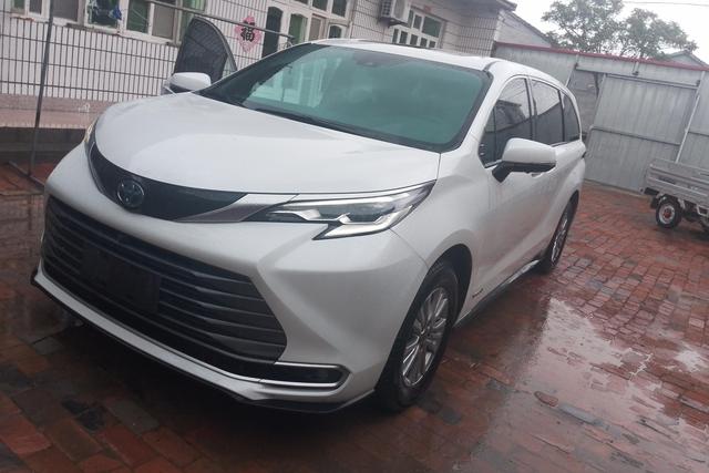 Toyota Sienna 2021 года выпуска