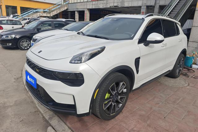 Lynk & Co 01 2021 года выпуска