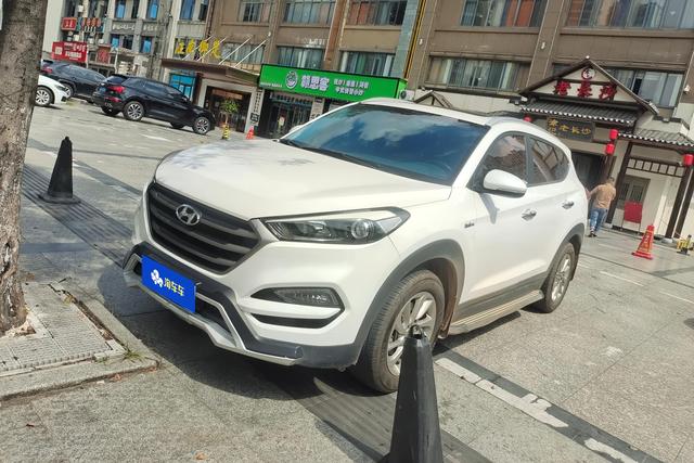 Hyundai Tucson 2015 года выпуска