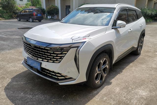 Geely Haoyue 2023 года выпуска