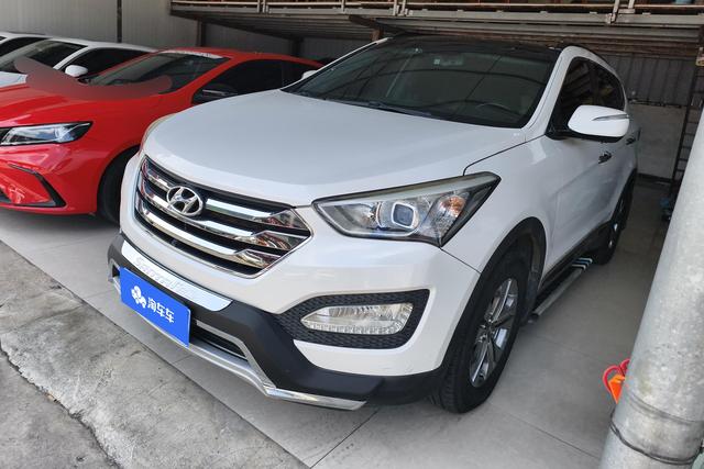 Hyundai Santa Fe 2013 года выпуска