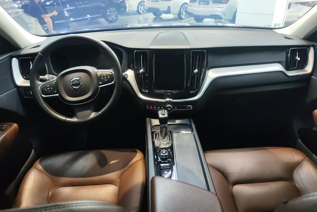 VOLVO XC60 2019 — фото 13