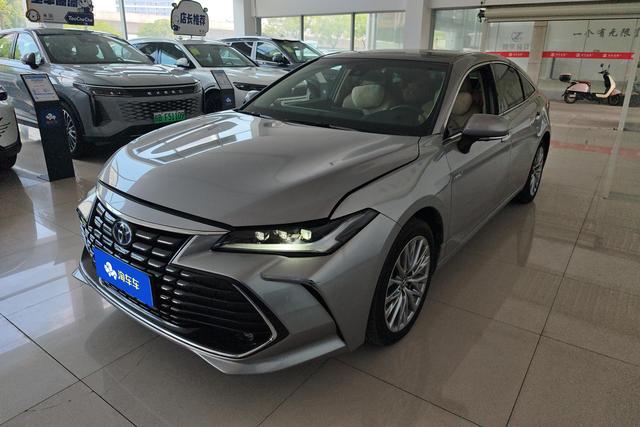 Toyota Avalon 2022 года выпуска