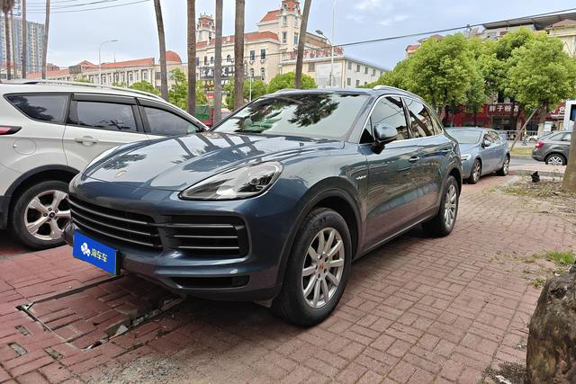 Porsche Cayenne Coupe 2020 года выпуска
