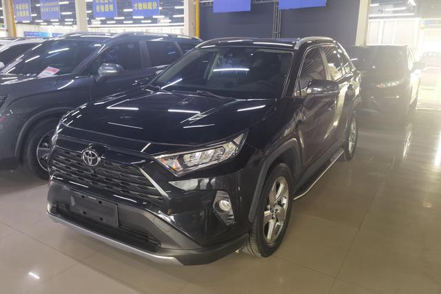 Toyota RAV 4 2020 года выпуска