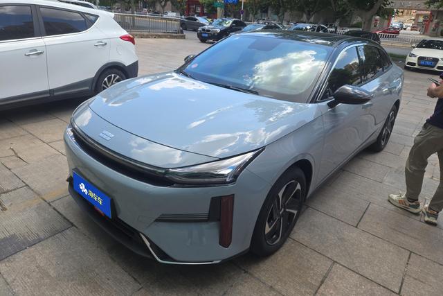 Geely Galaxy L6 2023 года выпуска