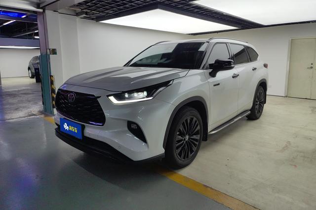 Toyota Kluger 2022 года выпуска