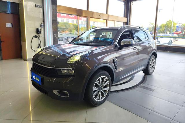 Lynk & Co 01 2017 года выпуска