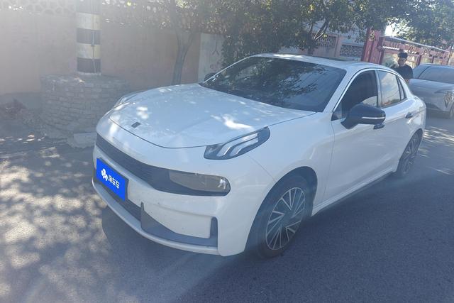 Lynk & Co 03 2021 года выпуска