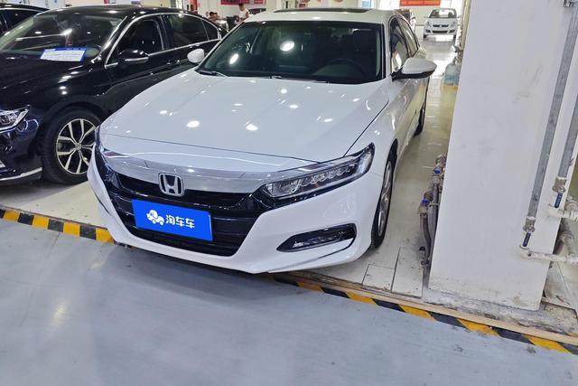 Honda Accord 2018 года выпуска