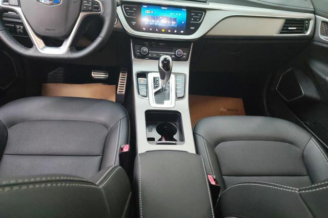 Geely Emgrand GS 2018 — фото 15