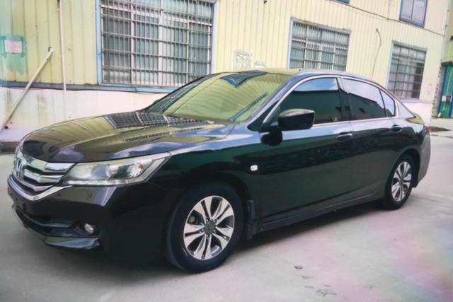 Honda Accord 2015 года выпуска