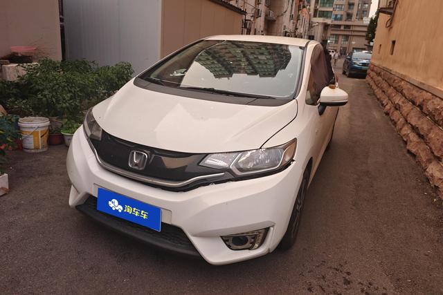 Honda Fit 2016 года выпуска