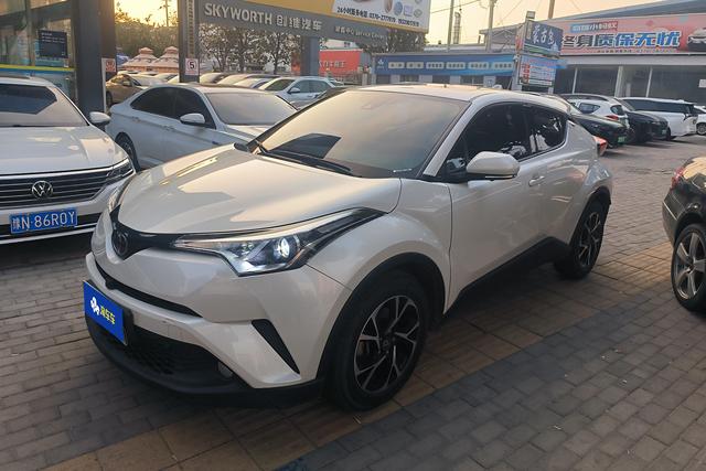 Toyota C-HR 2020 года выпуска