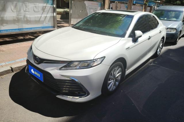 Toyota Camry 2021 года выпуска