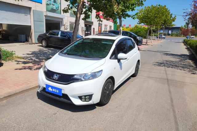 Honda Fit 2016 года выпуска