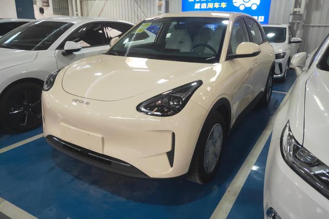 Geely Xingyuan 2025 года выпуска