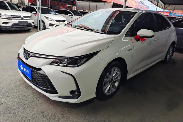 Toyota Corolla Cross 2023 года выпуска