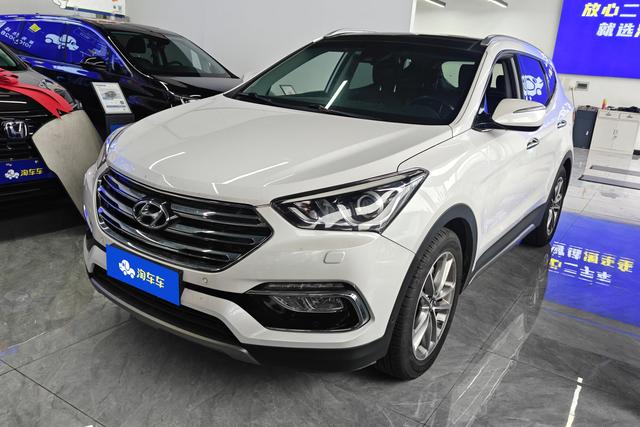 Hyundai Santa Fe 2017 года выпуска
