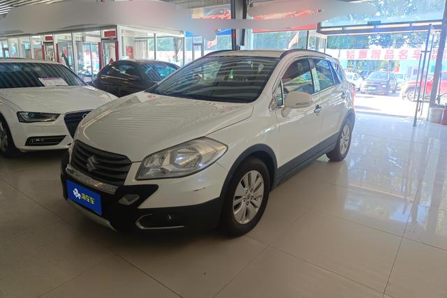 Suzuki SX4 2015 года выпуска