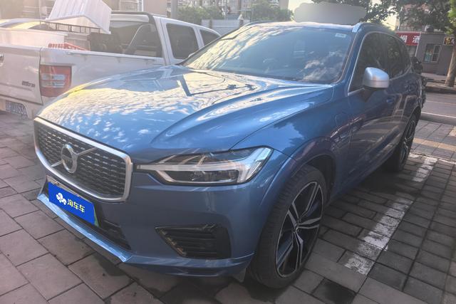 Volvo XC60 2019 года выпуска