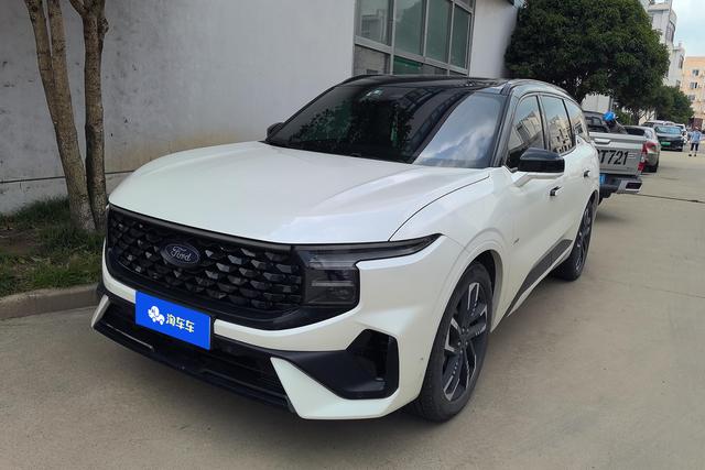 Ford Edge 2023 года выпуска