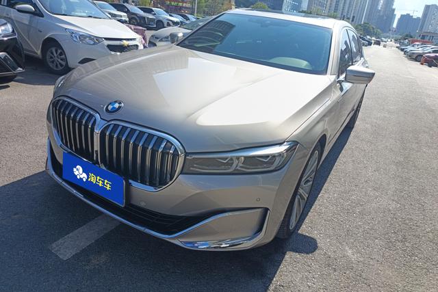 BMW 7er 2021 года выпуска