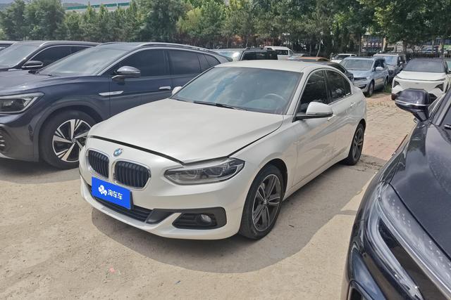 BMW 1M 2019 года выпуска