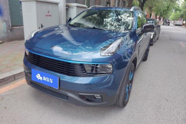 Lynk & Co 01 2017 года выпуска