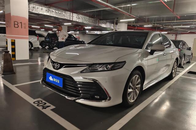 Toyota Camry 2023 года выпуска