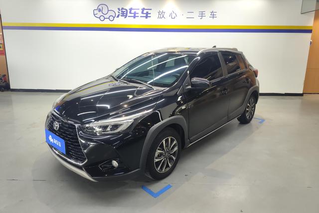 Toyota YARiS L 2022 — фото 1