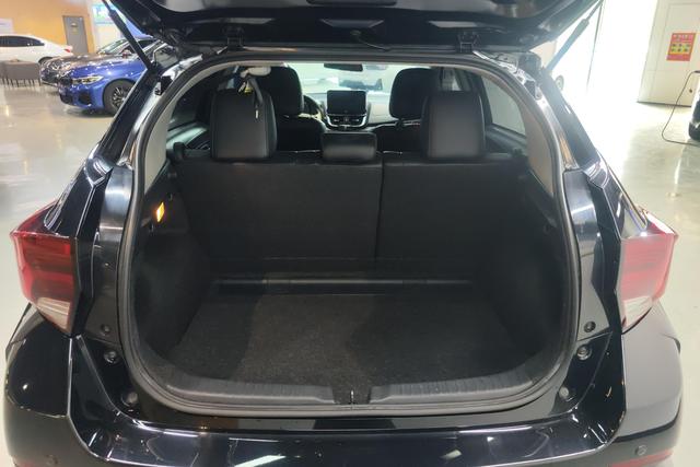 Toyota YARiS L 2022 — фото 16