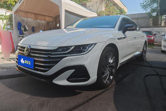 Volkswagen Passat CC 2023 года выпуска
