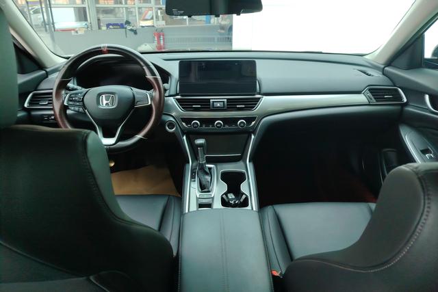 Honda Accord 2022 — фото 12