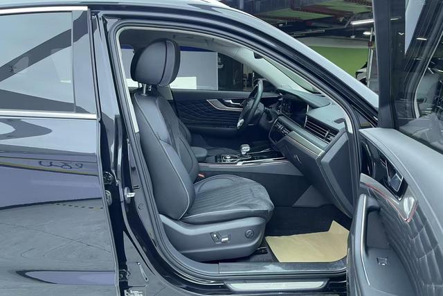 Red flag HS5 2023 Черный из Китая