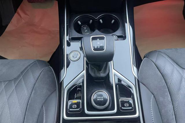 Red flag HS5 id 3803954 из Китая 10